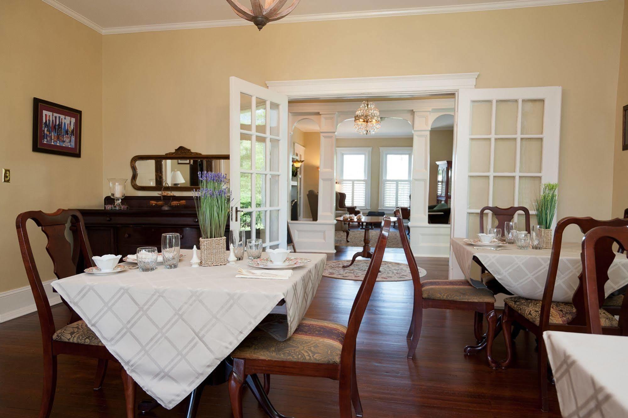 Steeles Tavern Manor Bed & Breakfast Raphine Zewnętrze zdjęcie